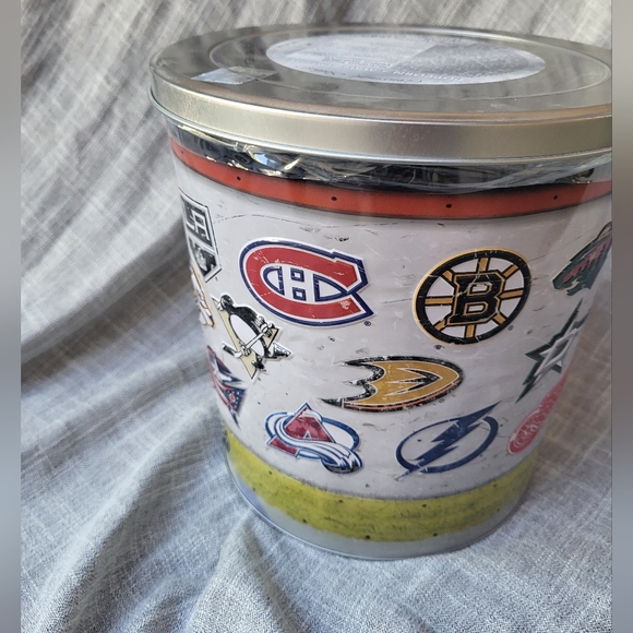 RETRO with package NHL Popcorn Can Tin with 30 Embossed Teams. 2014. Collectible - Picture 3 of 6